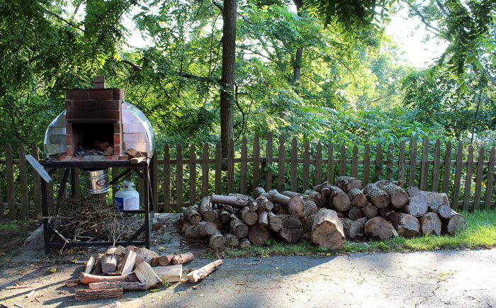 Pedro Maiz’s Pizza Oven Backyard