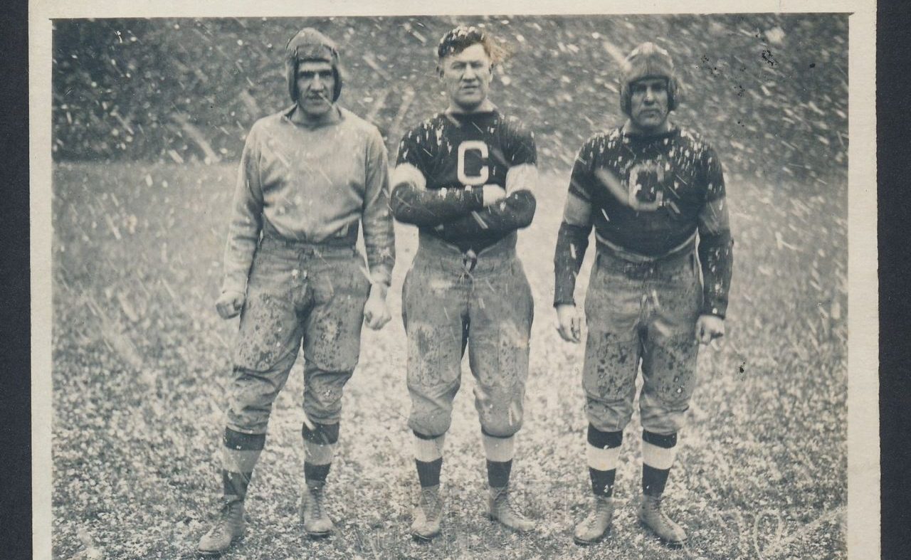 Jim Thorpe signed with New York Giants in 1913